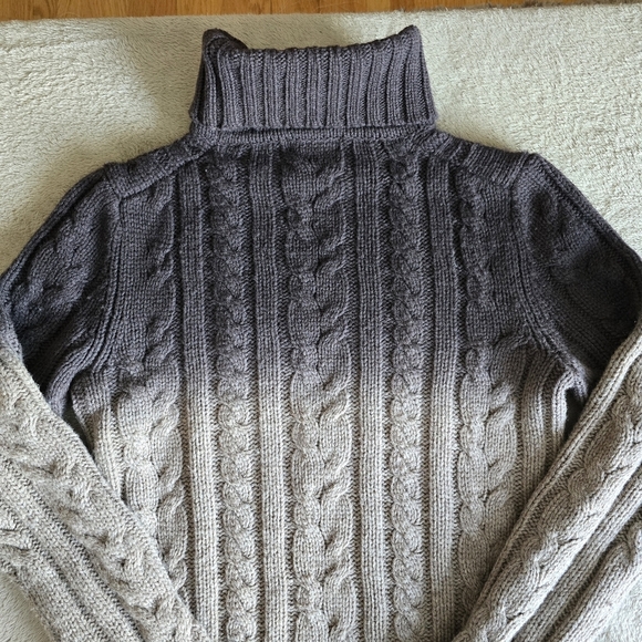 Club Monaco lambswool ombre cable knit turtleneck sweater size XS - Picture 8 of 10